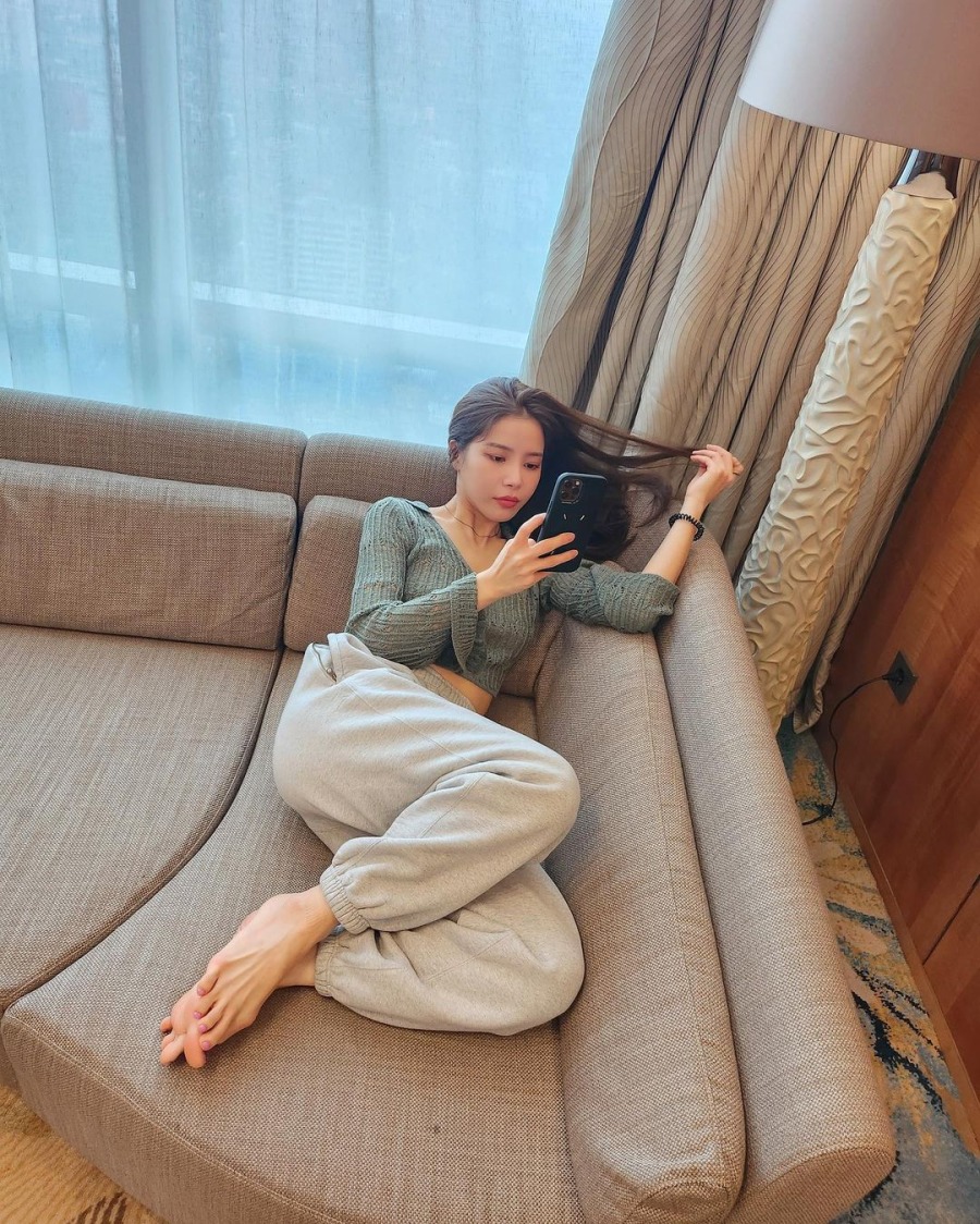 230204.솔라.인스타그램 2.jpg