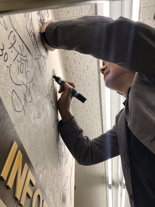 호에로펜) 주인공과 작가는 동일인물이 아닙니다_2.jpeg