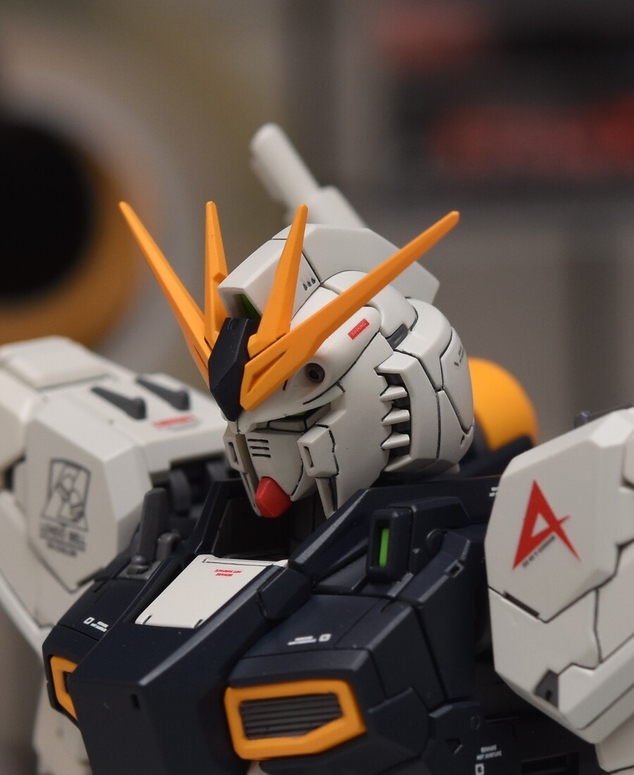 ﻿[RG] 뉴건담 RX-93 v Gundam_15.jpg