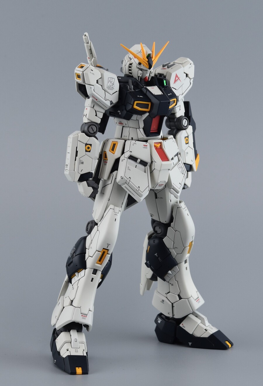 ﻿[RG] 뉴건담 RX-93 v Gundam_21.jpg
