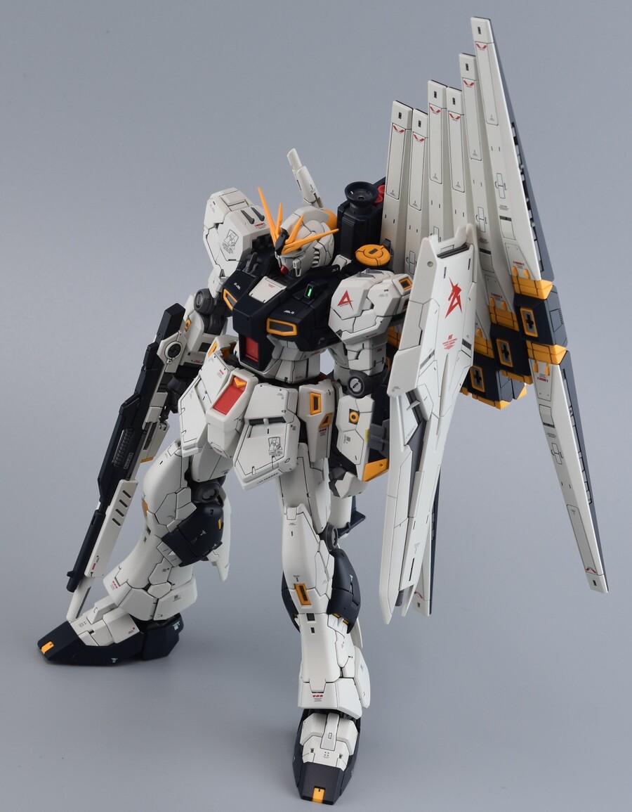 ﻿[RG] 뉴건담 RX-93 v Gundam_24.jpg
