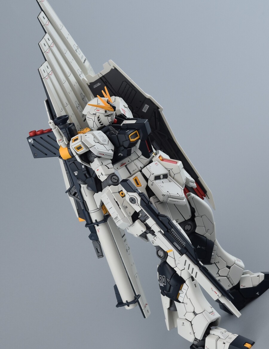 ﻿[RG] 뉴건담 RX-93 v Gundam_25.jpg