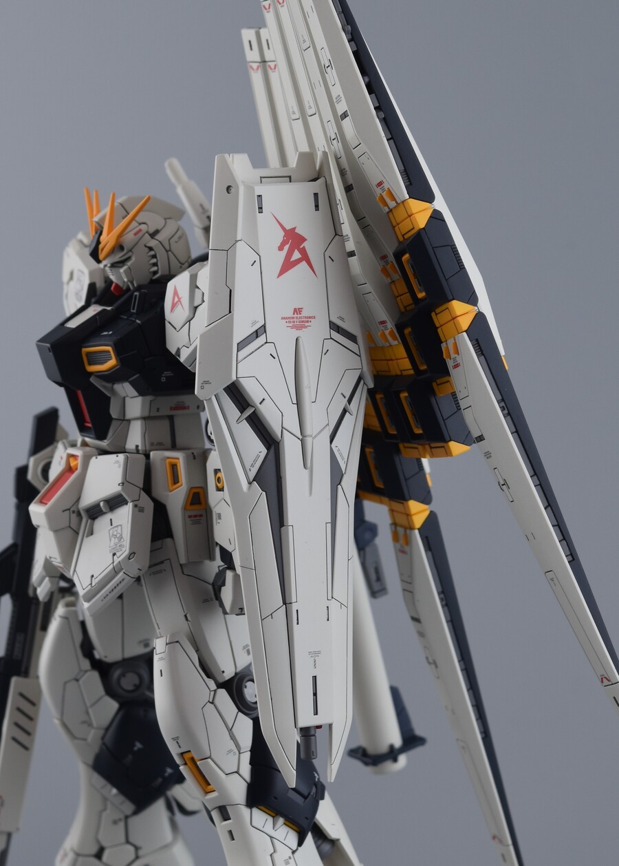 ﻿[RG] 뉴건담 RX-93 v Gundam_31.jpg