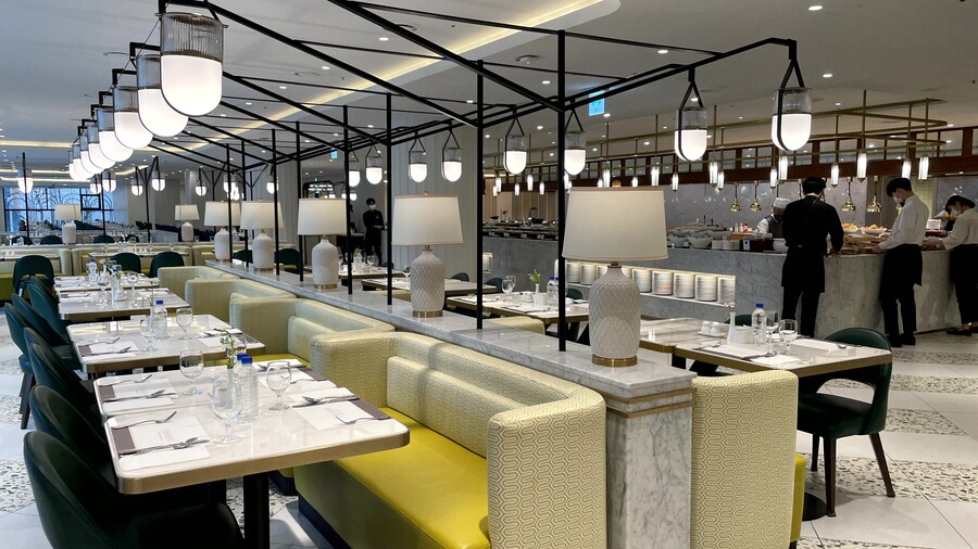 메뉴만 60가지 넘는 호텔뷔페_1.jpg