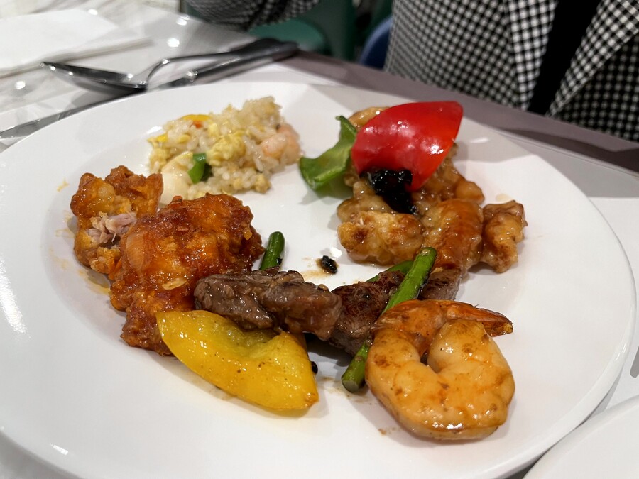 메뉴만 60가지 넘는 호텔뷔페_14.jpg