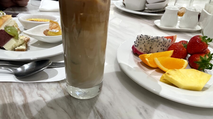 메뉴만 60가지 넘는 호텔뷔페_24.jpg