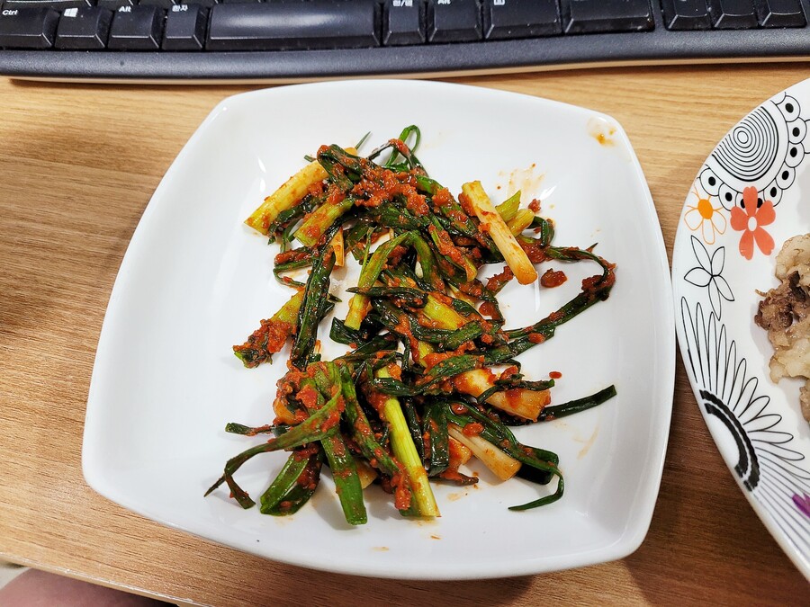 냉동우삼겹구이 + 파김치_2.jpg