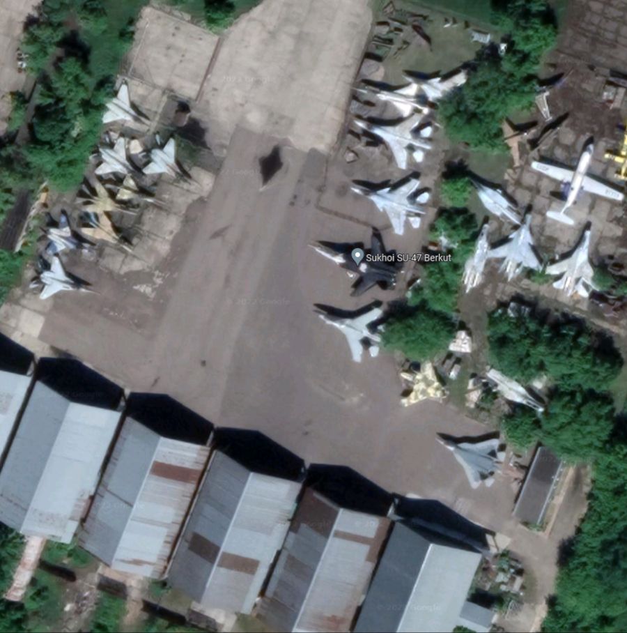 su-57-joins-su-47-on-the-zhukovsky-airport-graveyard-v0-9bwkkks62ap91.png