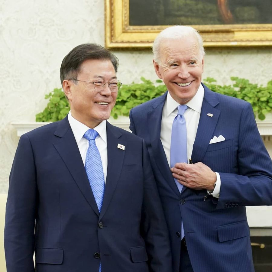 만우절) 현재 우리 대통령님 만세 💜_5.jpg