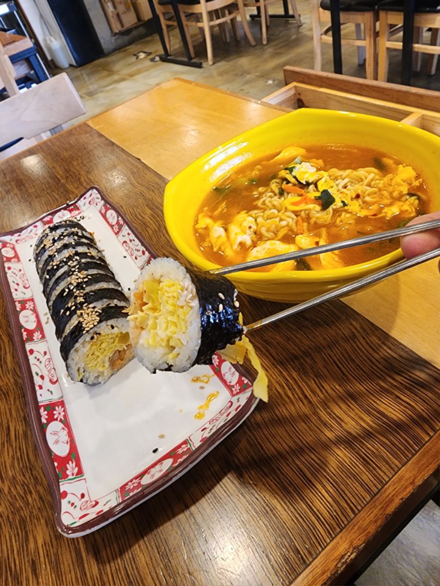 부안에서 빅마마 김밥 먹으러 가도록 해 | 유머 게시판 부안에서 빅마마 김밥 먹으러 가도록 해 | 유머 게시판 | 루리웹
