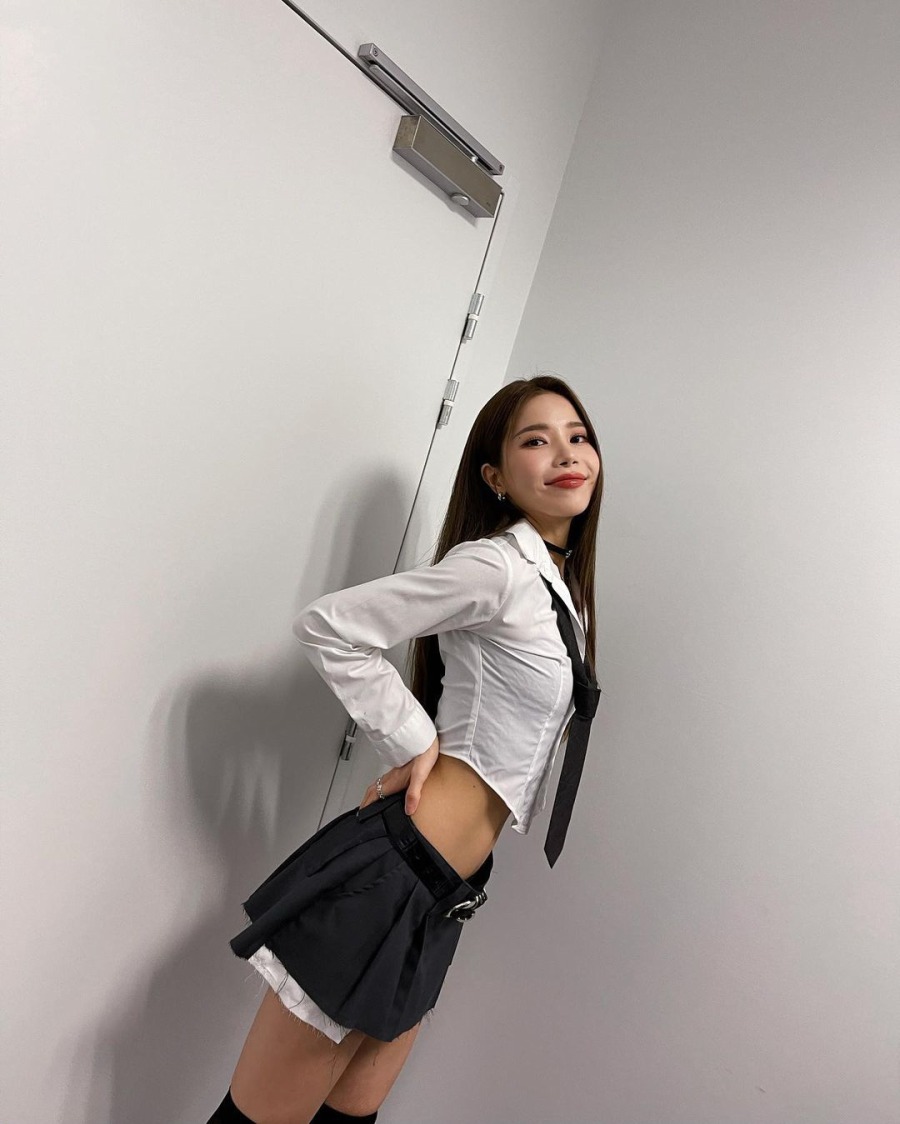 230409.솔라.인스타그램 8.jpg