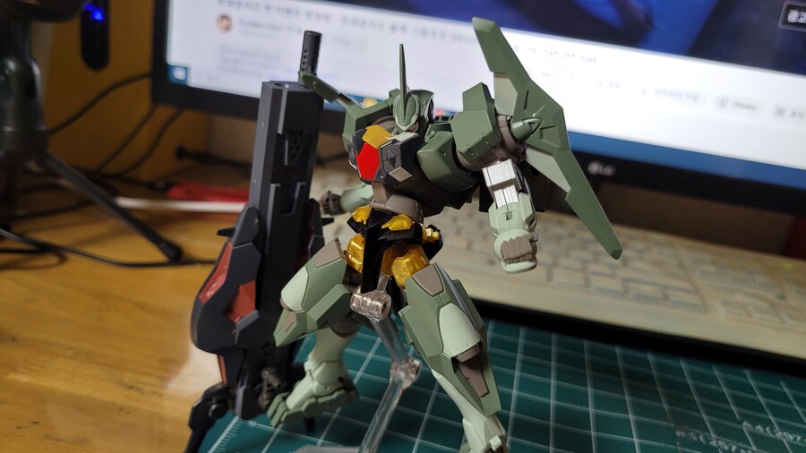 환생했더니 건담이었던 건에 대하여 [징크스] 1._15.jpg