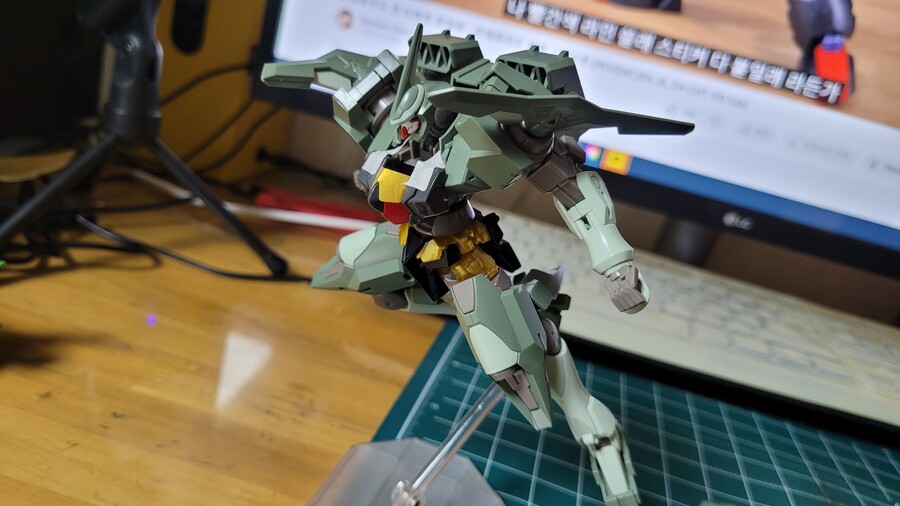 환생했더니 건담이었던 건에 대하여 [징크스] 1._17.jpg