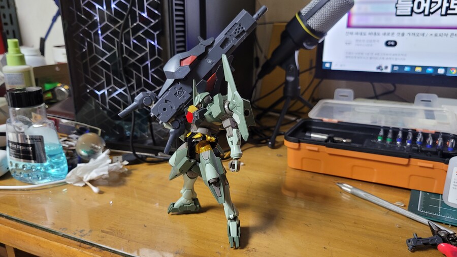 환생했더니 건담이었던 건에 대하여 [징크스] 1._18.jpg