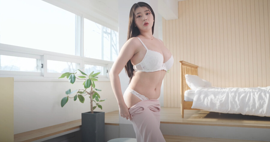 약후) 새로나온 4k 육덕 룩북녀_3.png