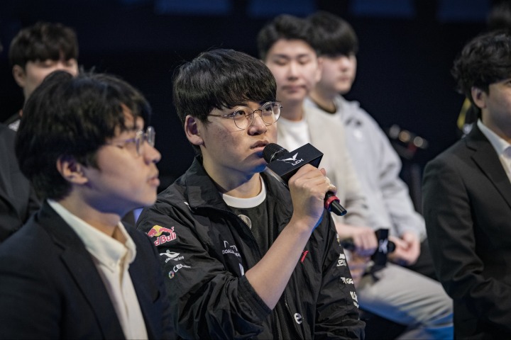 [사진] 2023 LCK 서머 개막 미디어데이에 참석한 T1 '구마유시' 이민형(제공=LCK)..jpg