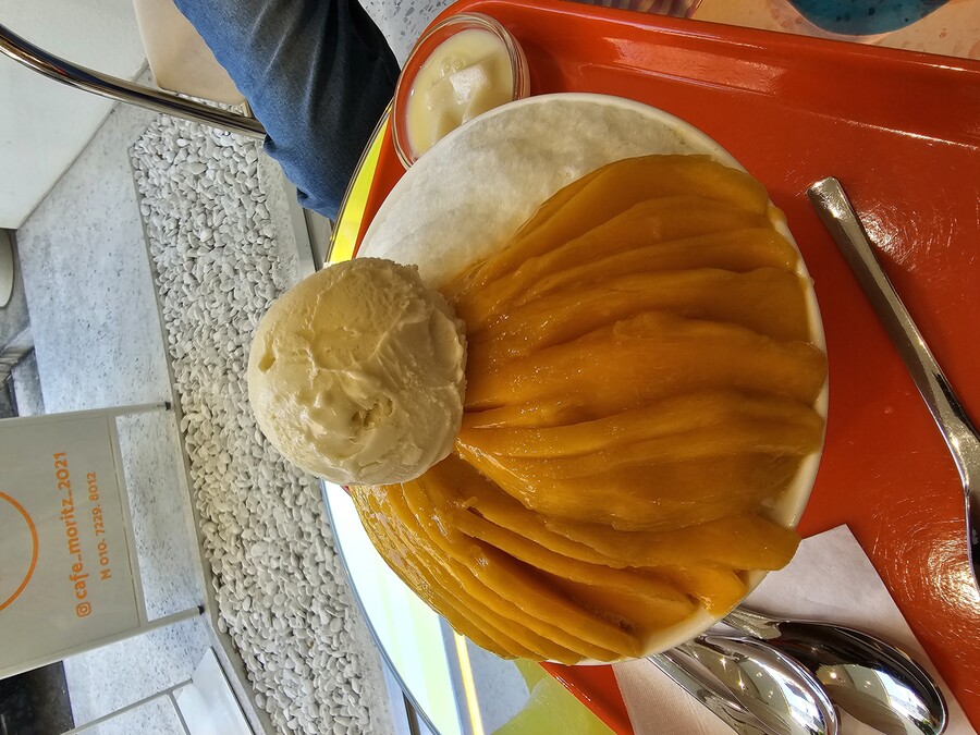 쉬는날 동네 카페가서 먹었던것_1.jpg