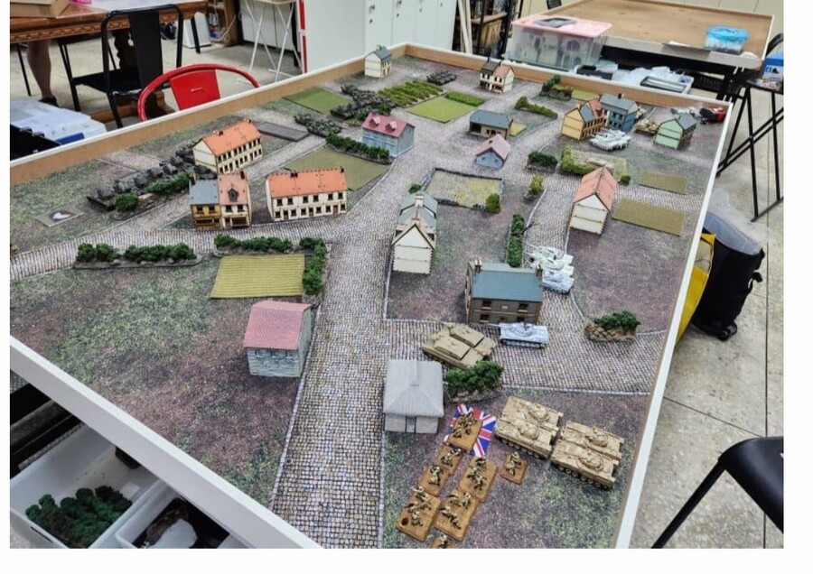 워게임) 3차 대전에 영국군과 맞붙는 한국군_2.jpg