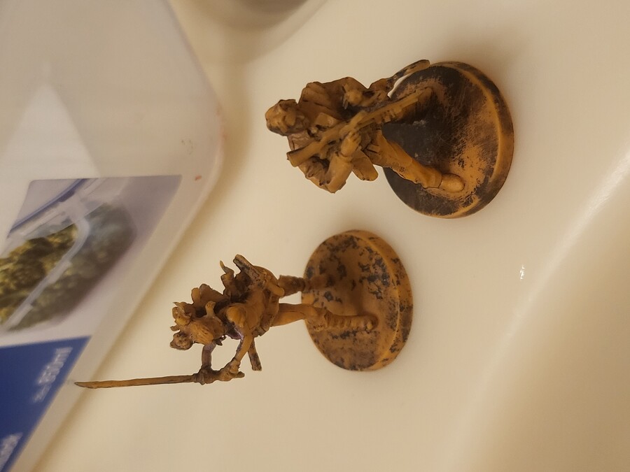 도색) 칠한 미니어처를 지울 때 모델용 페인트 리무버를 쓰자._2.jpg