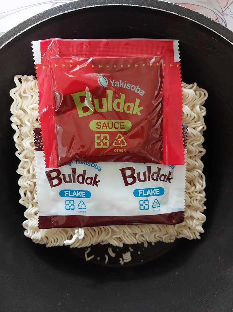 불닭볶음면 야끼소바 맛 후기_6.jpg