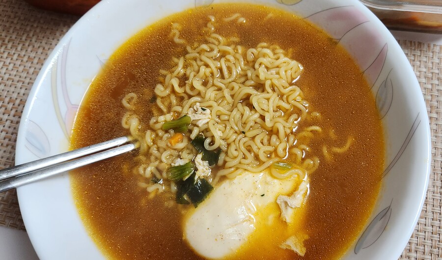 비오는날 봉지라면_3.jpg