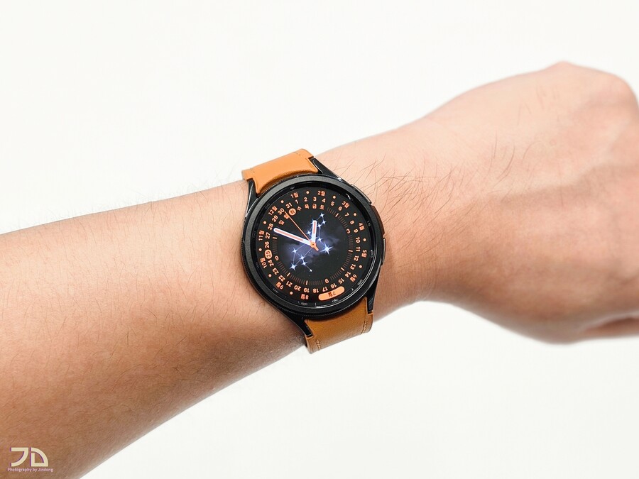 워치6클래식 47mm 별로 안크고 찰만한데요?_1.jpg