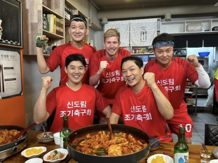 축구) SNL나온 데브라이너(통칭김덕배) 근황_2.png