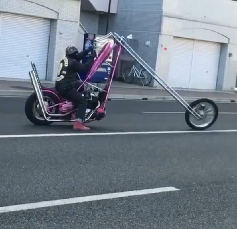 무언가 수상한 오토바이 짤 모음집_9.jpg