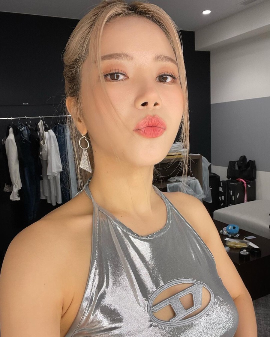 230820.솔라.인스타그램 02.jpg