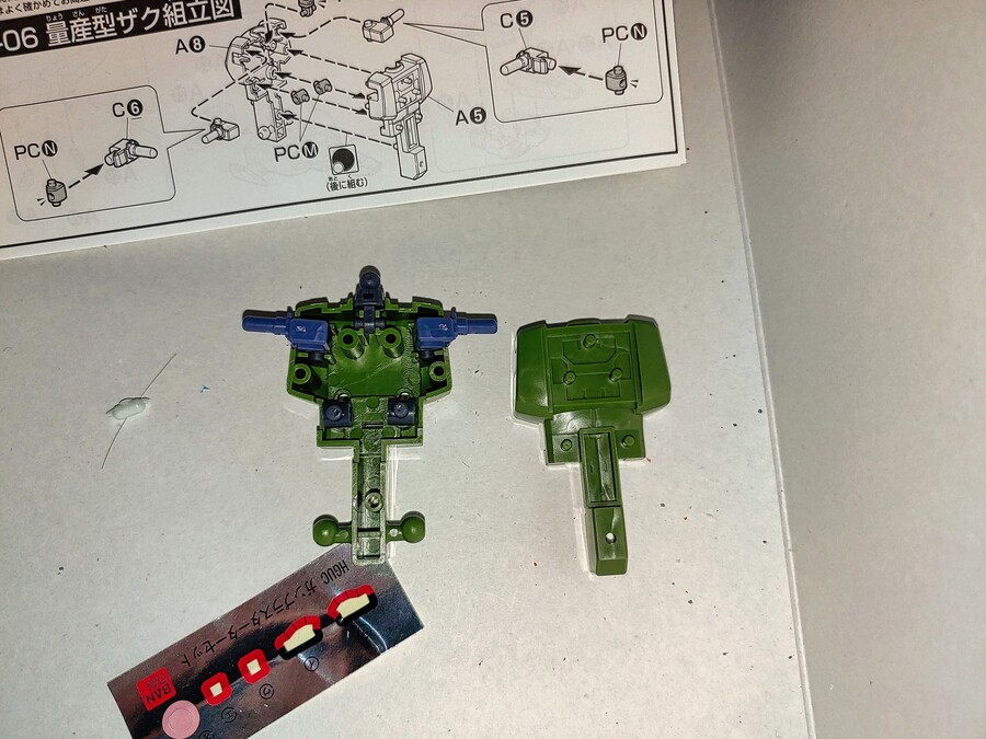 [HG] 건프라 스타터 세트 - 건담 vs.양산형 자쿠_5.jpg