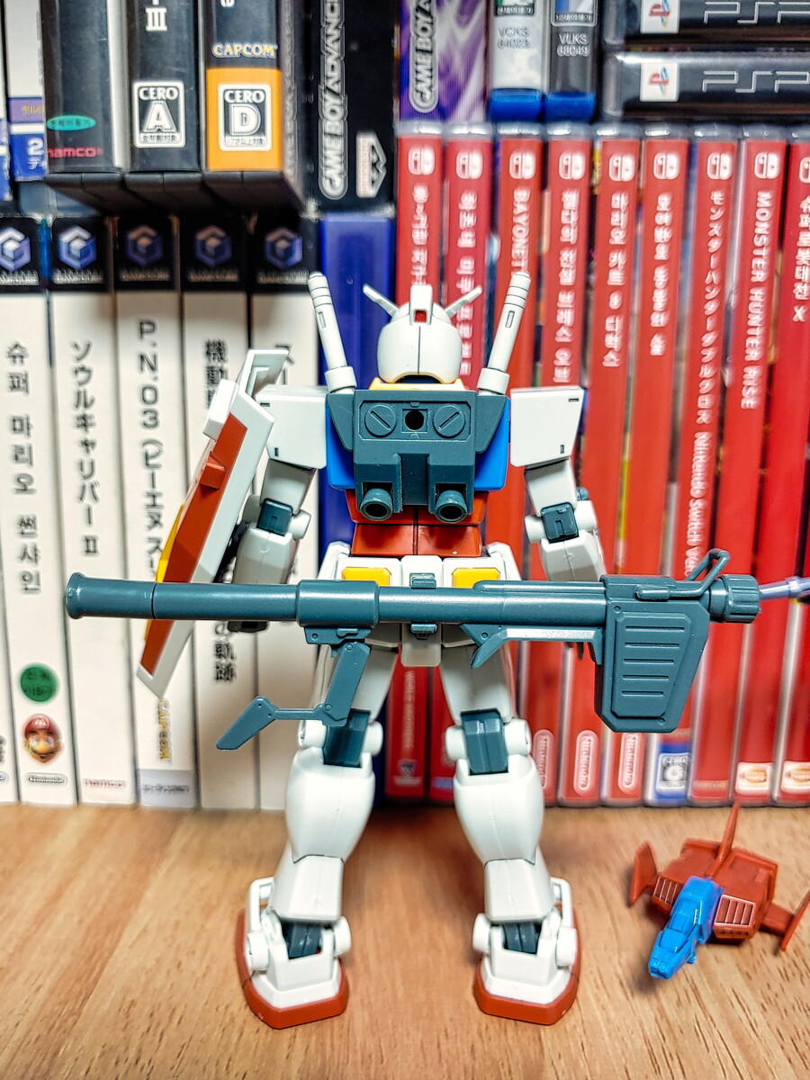 [HG] 건프라 스타터 세트 - 건담 vs.양산형 자쿠_15.jpg