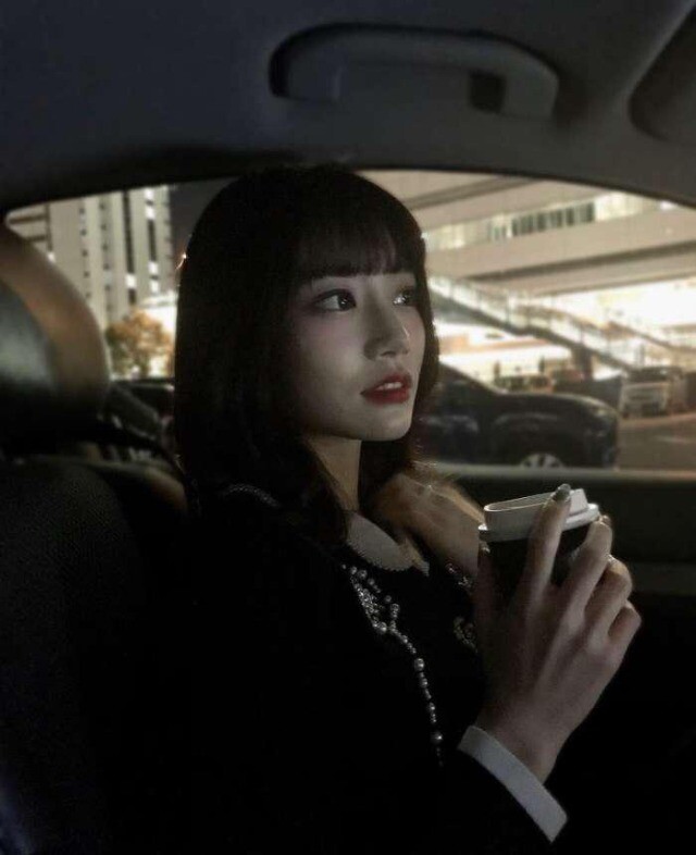 AV커뮤니티 외모 압도적1위 누나.gif_5.jpg