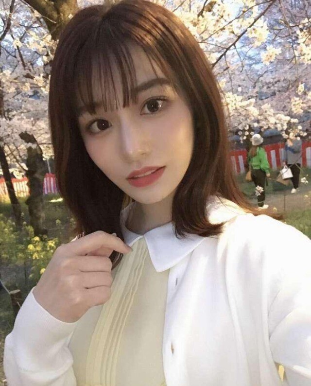 AV커뮤니티 외모 압도적1위 누나.gif_8.jpg