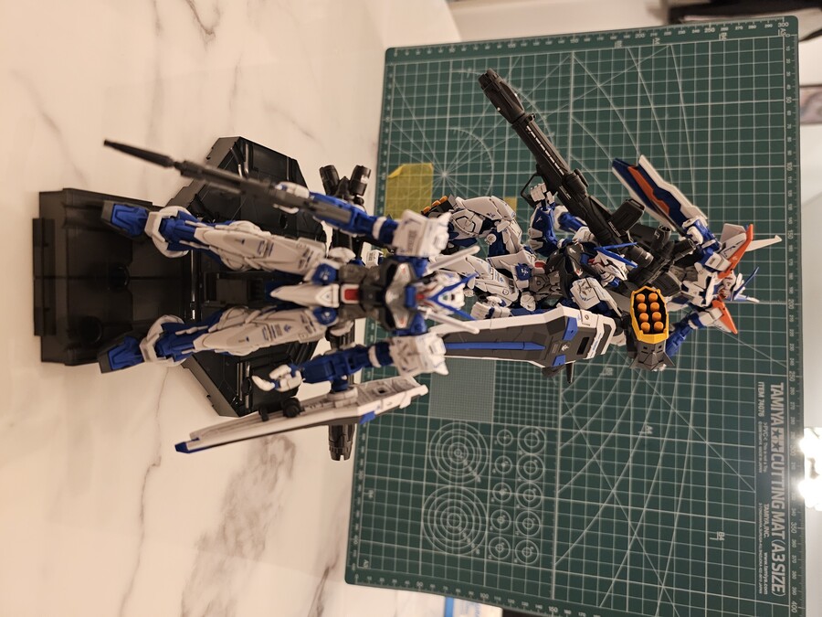 (완성) RG 블루프레임 및 아스트레이 시리즈_4.jpg