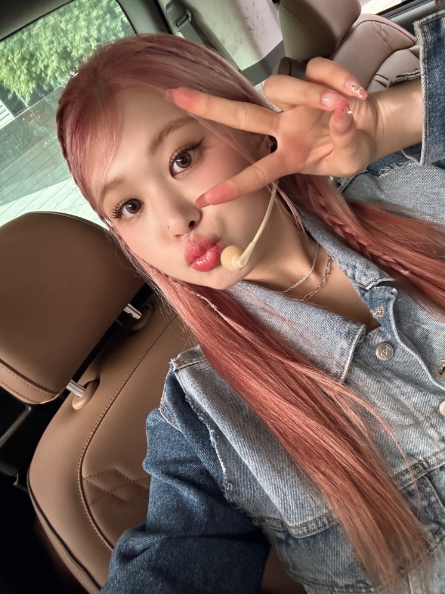 weverse_2-272429413.jpg