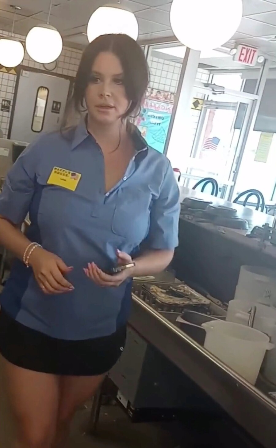 미국에서 인기 여가수가 식당에서 알바해서 화제_3.jpg