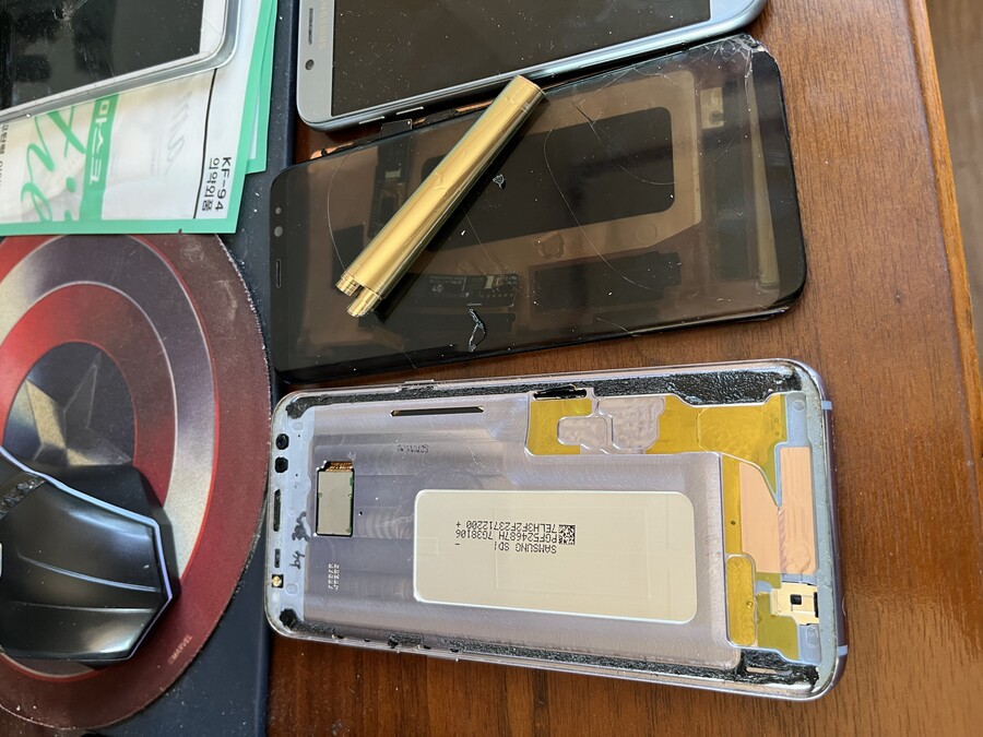 S8+ 액정 사망했습니다.ㅠㅠ_1.jpeg