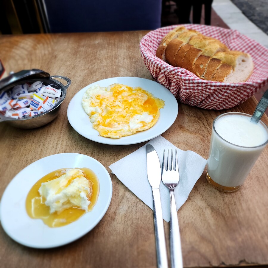 이스탄불 기행기 - 카이막 조식, 아야소피아 & 술탄아흐메트자미(블루모스크)_6.jpg