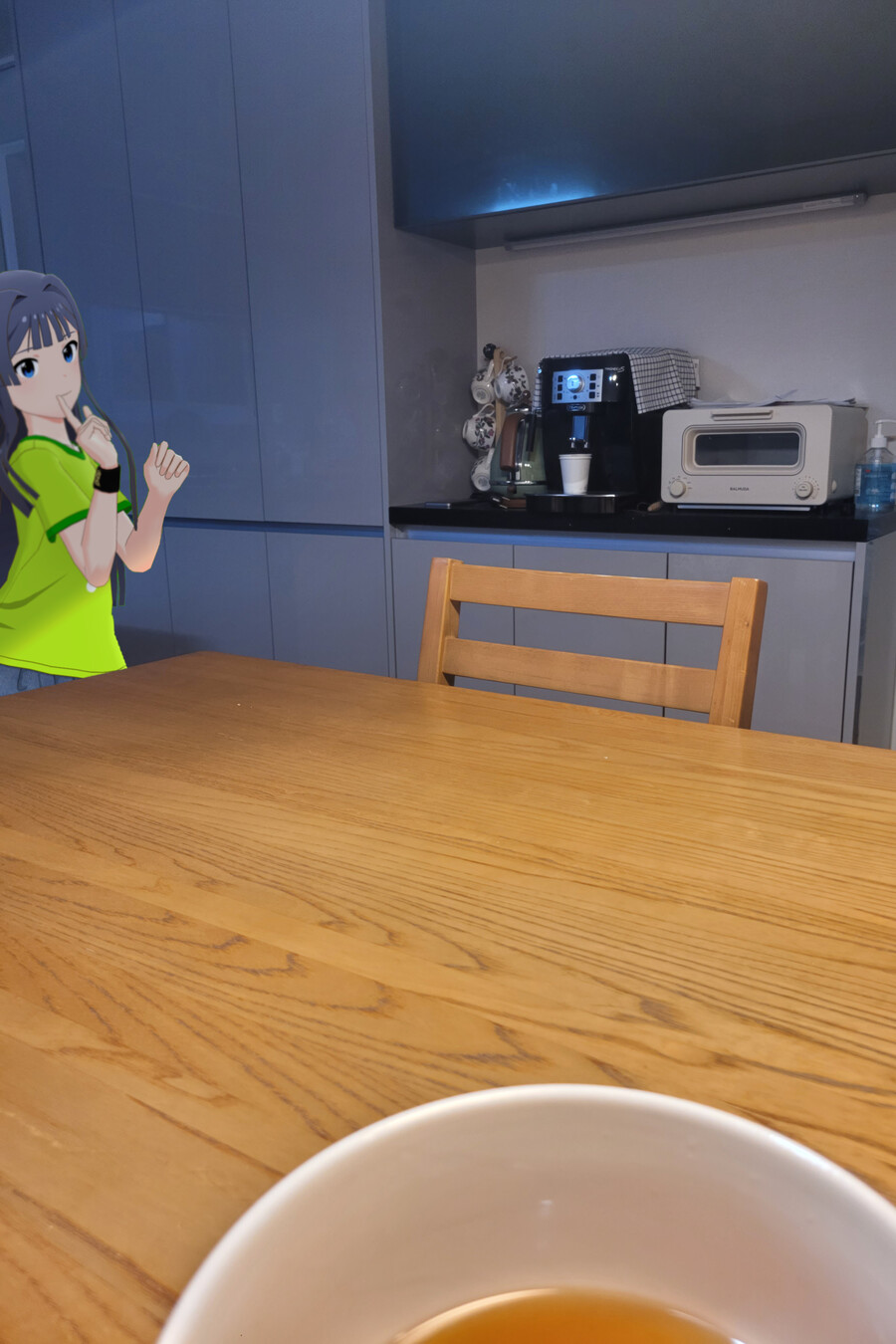 @) 간단하게 우동을 끓여 먹고 있었는데_1.png