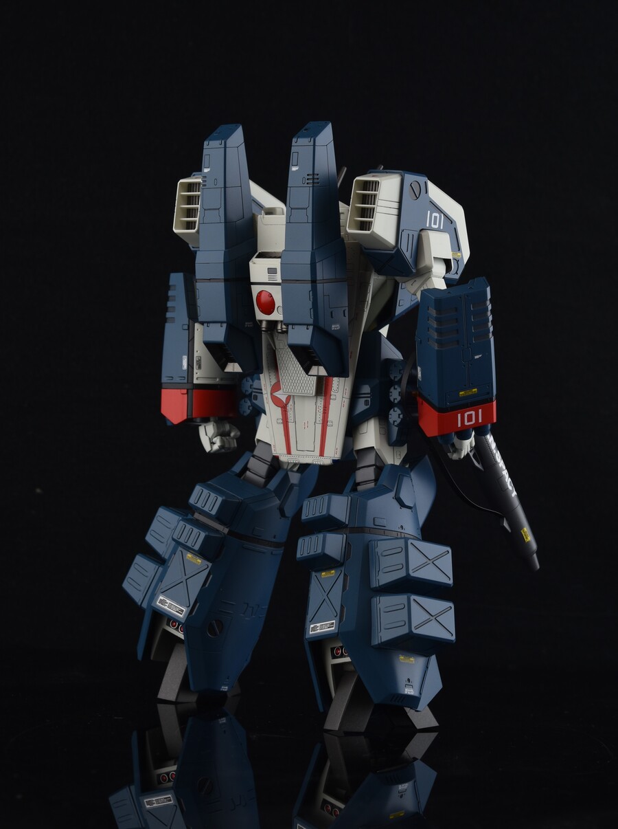 [하세가와] 1/72 아머드 발키리 VF-1J ARMORED VALKYRIE_11.jpg
