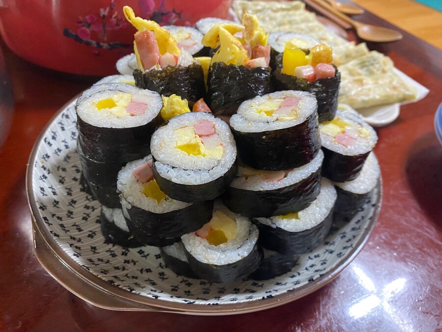 집에서 만들어 먹은 김밥~~~_3.jpg