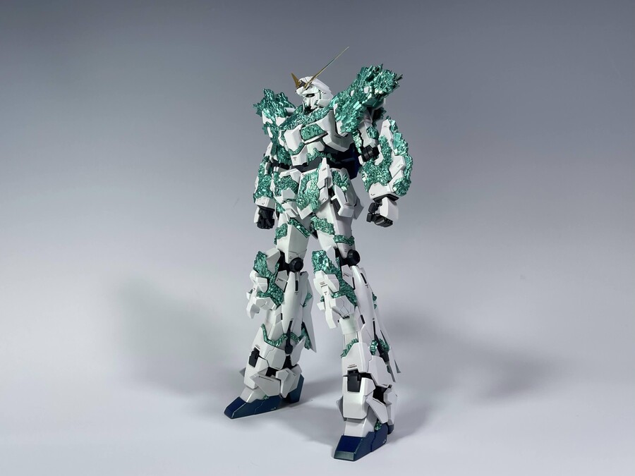 [MG]유니콘 건담 빛의 결정체 도색완성_2.jpg