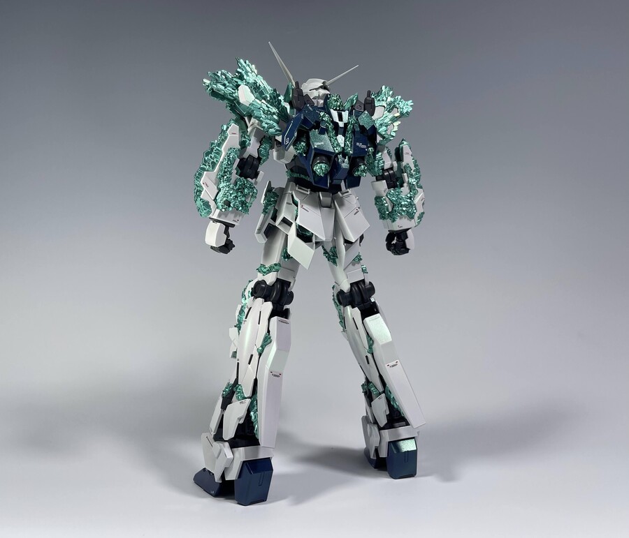 [MG]유니콘 건담 빛의 결정체 도색완성_4.jpg