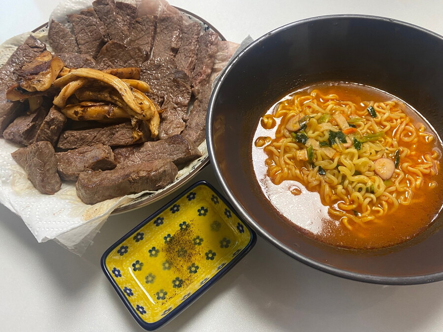 송이랑 같이 먹은 한우~~~_3.jpg