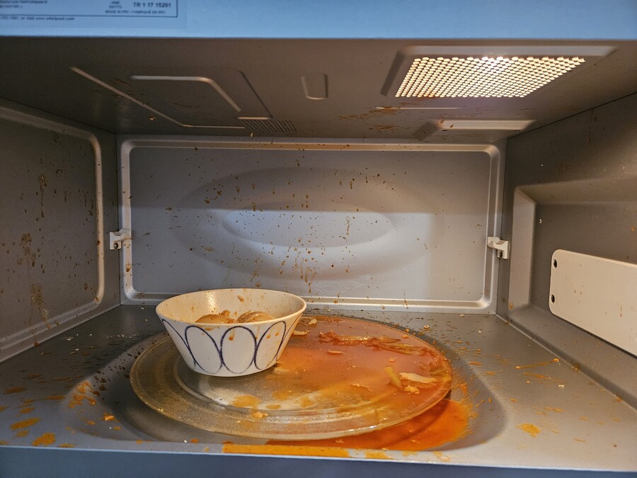 전자렌지에 계란 넣으면 안되는거 모르냐???_1.jpg