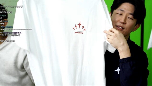 디맥) 하이츠 팝업스토어 의류굿즈 실물_7.jpg