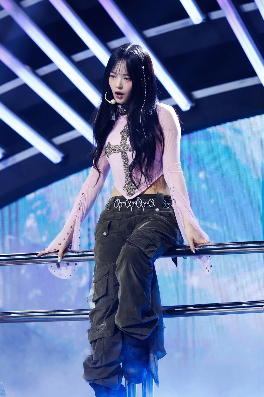 하니 언젠가부터 골반 노출이 많아졌다_4.jpg