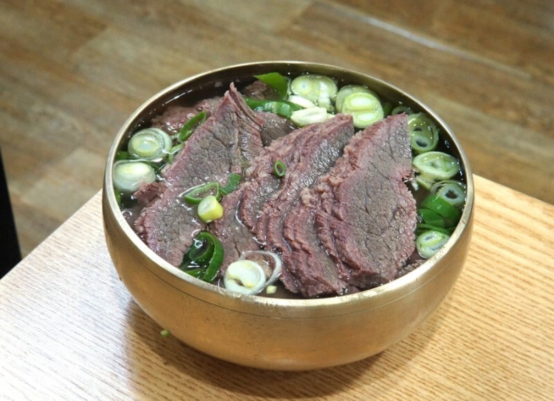 여기 갈비탕 24000원이라는데 맛나보임