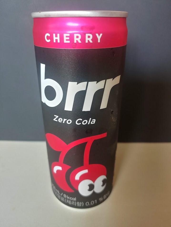 칩은 미국에 가고 썬만 남은 과자랑 체리부르르제로콜라_1.jpg