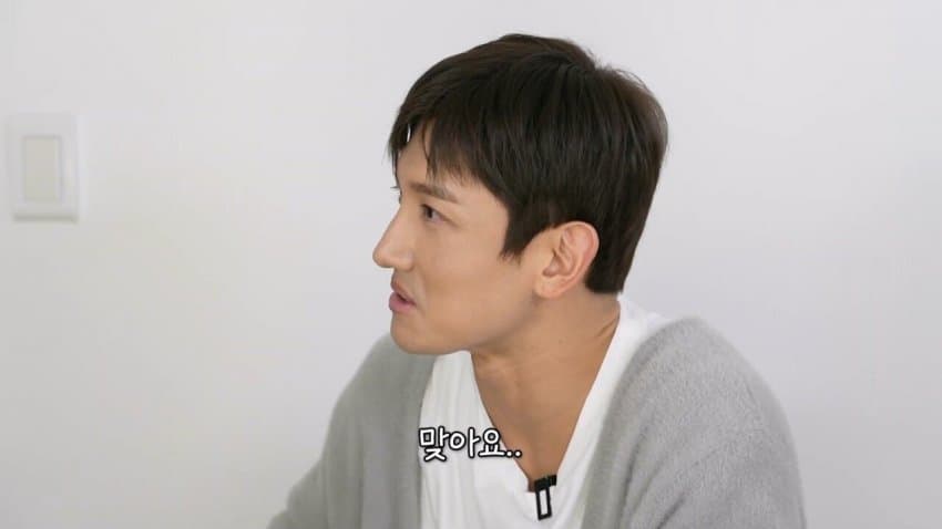 핸드폰 배터리 4개 들고 다니던 유노윤호_23.jpg